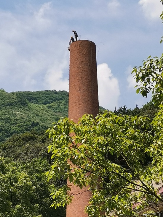 張家口煙囪拆除公司:專業(yè)與安全并重的卓越之道